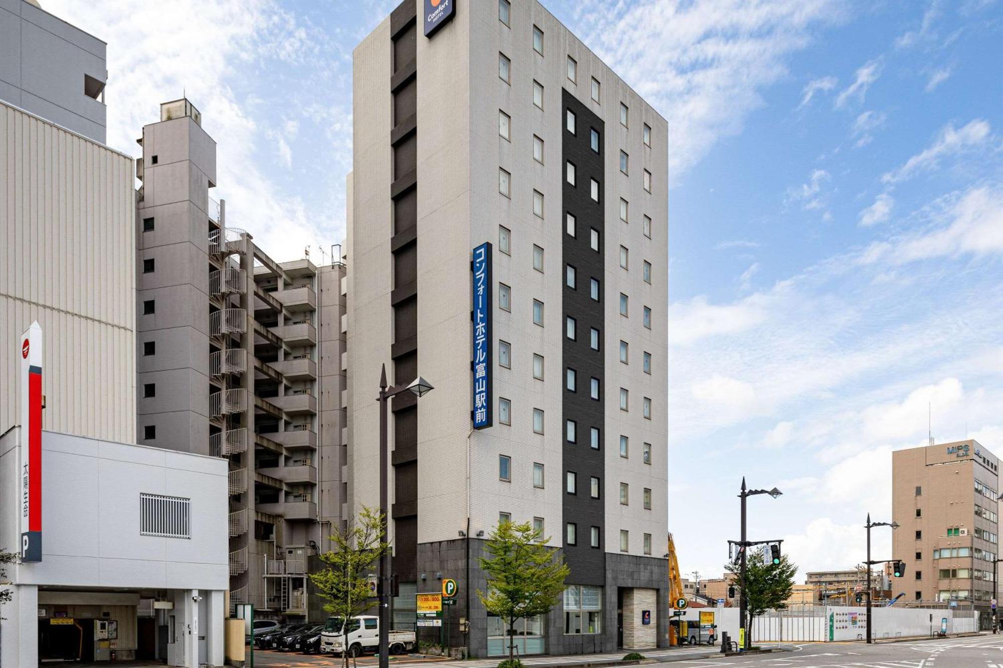 Comfort Hotel Toyama Station Exterior foto